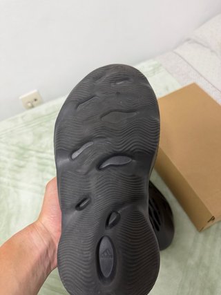 Yeezy Foam Runner Negro T/44,5