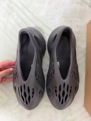 Yeezy Foam Runner Negro T/44,5