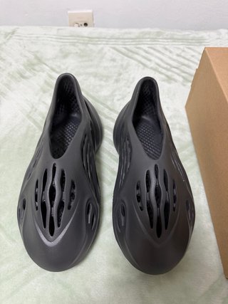 Yeezy Foam Runner Negro T/44,5