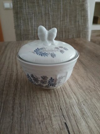 Juego 6 Tazas Cerámica con azucarero a juego.