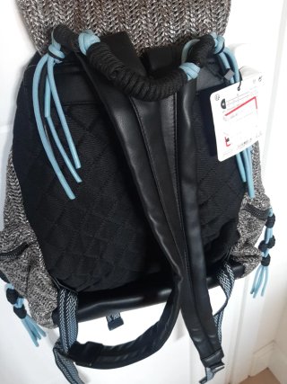Mochila Desigual LOVE gris y negra