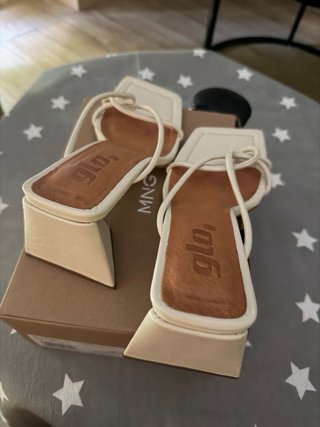 Sandalias GLO Talla 38 Beige/Blanco