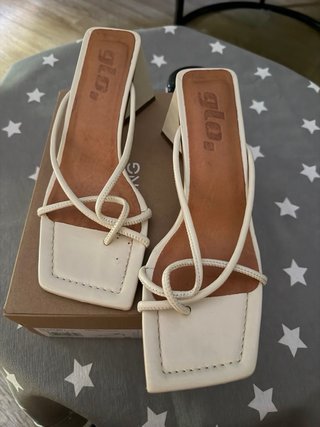 Sandalias GLO Talla 38 Beige/Blanco