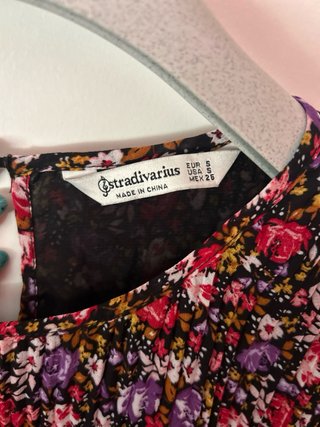 Camisa Bershka floral manga larga