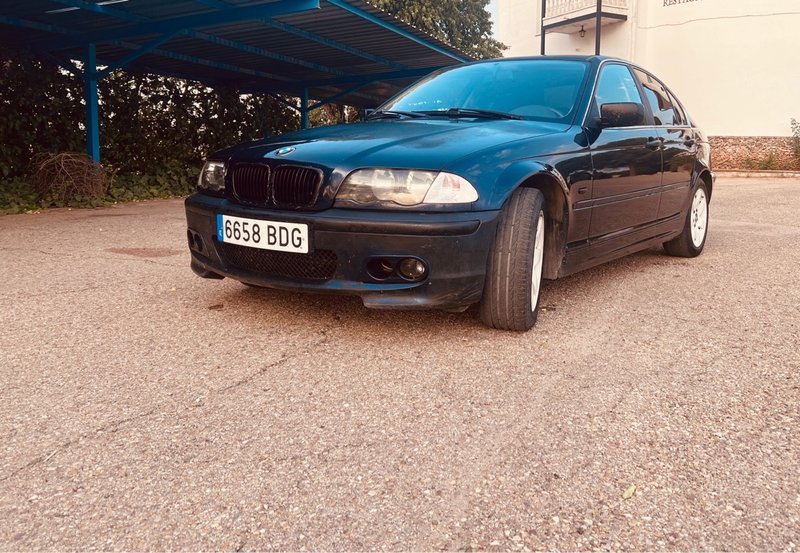BMW Serie 3 2001 - foto 1