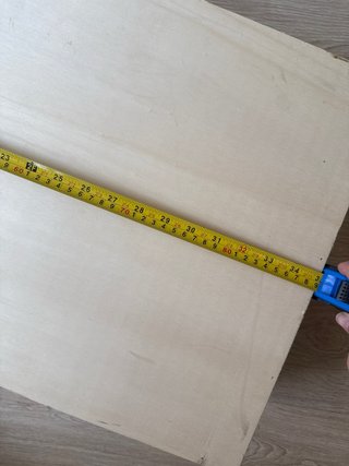 Baúl de madera grande con cierres dorados
