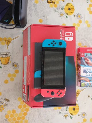 Nintendo Switch Azul/Rojo + Accesorios