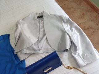 Vestido azul y accesorios mujer