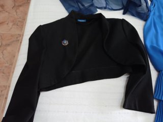 Vestido azul y accesorios mujer