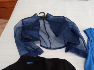 Vestido azul y accesorios mujer