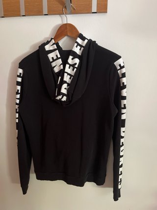 Sudadera 11 Degrees Negra con Capucha Talla S