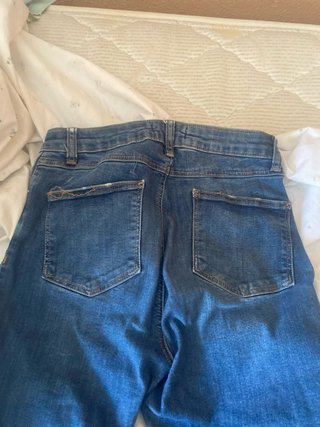 Pantalones vaqueros desgastados azules