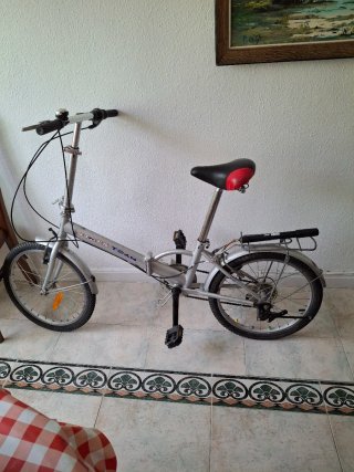 Bicicleta e inflador de neumaticos en Santander