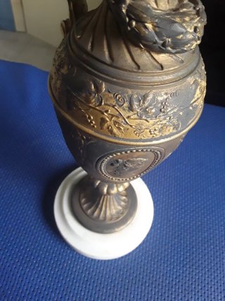 Antico versatoio decorativo in bronzo (Ewer)