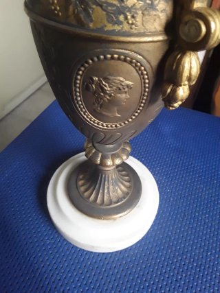 Antico versatoio decorativo in bronzo (Ewer)