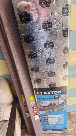 Suelo Parquet Gris + Aislante y Rodapié