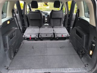 Peugeot 5008 1.6 e-HDI 115cv 7 Plazas 2013