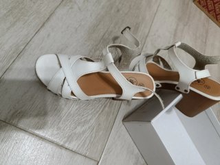 Sandalias de cuña blancas y marrones Talla 37