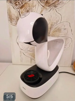 Cafetera Dolce Gusto Blanca y Negra