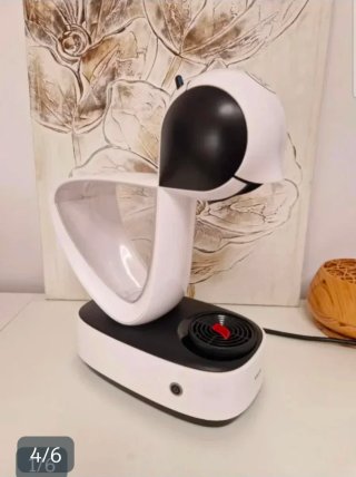 Cafetera Dolce Gusto Blanca y Negra