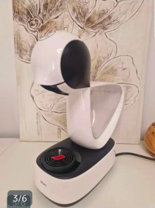 Cafetera Dolce Gusto Blanca y Negra