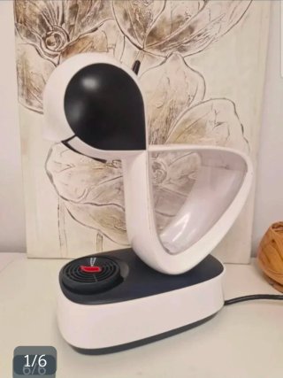Cafetera Dolce Gusto Blanca y Negra