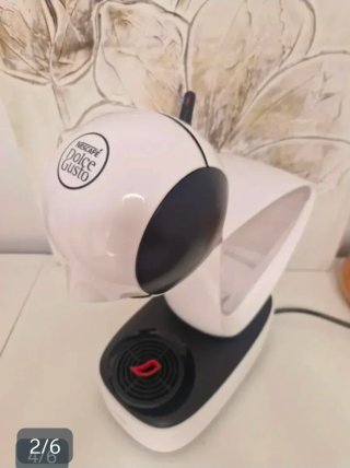 Cafetera Dolce Gusto Blanca y Negra