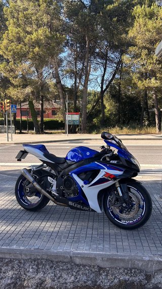 Suzuki GSXR 600 K7