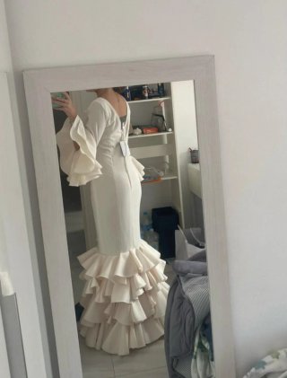 Traje de flamenca beige