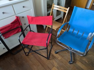Silla escritorio piel + sillas regalo