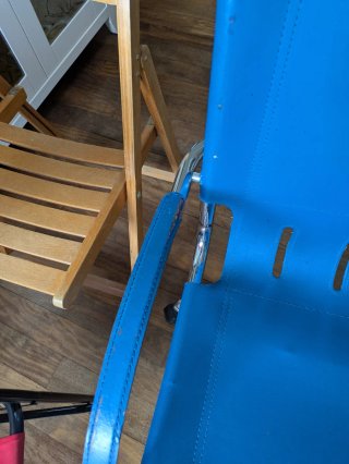 Silla escritorio piel + sillas regalo