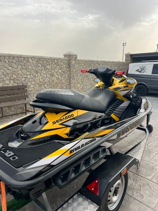 Moto de agua Sea-Doo 155cv + Remolque