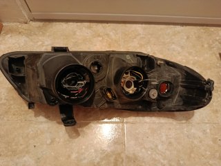 Faro Nissan Almera 2005