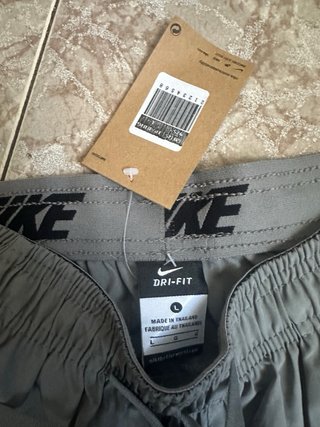 Conjunto nike miller gris y plateado
