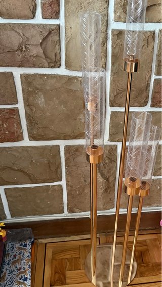 Candelabro grande dorado y transparente
