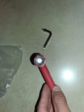 Llave de skate Jart roja