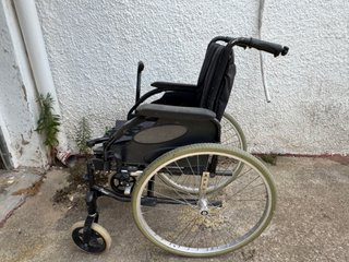 Silla de ruedas plegable