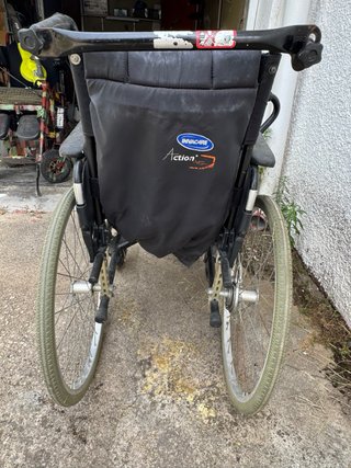 Silla de ruedas plegable