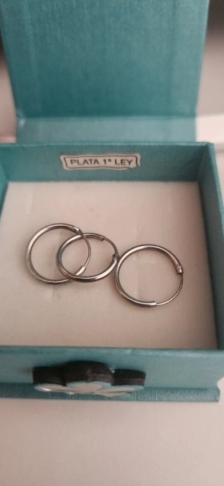 Tres aros pequeños de plata