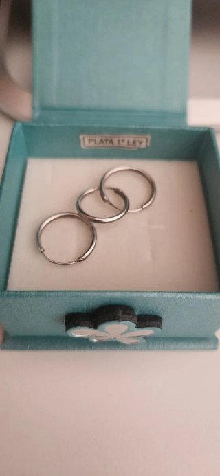 Tres aros pequeños de plata