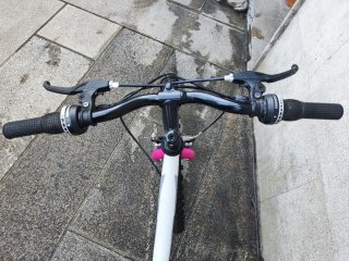 Bicicletta per bambina bianco e rosa