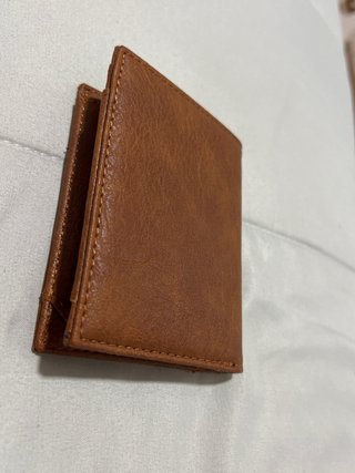 Cartera de piel marrón para hombre a estrenar