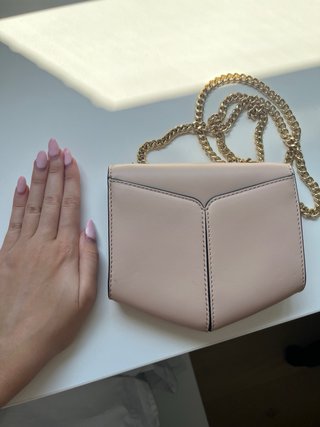 Bolso Sandro rosa cadena dorada