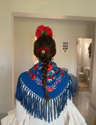 Mantón Flamenco Bordado Azul y Rojo