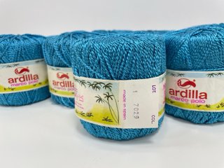 Ovillo azul