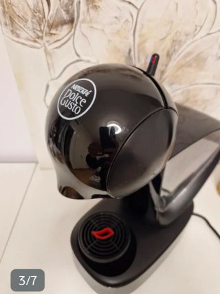 Cafetera Dolce Gusto Negra