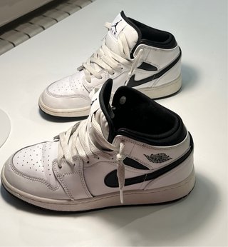Air Jordan 1 Mid Talla 37.5 Blanco/Negro