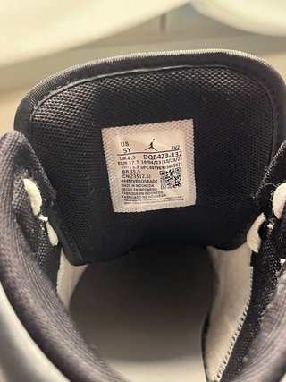 Air Jordan 1 Mid Talla 37.5 Blanco/Negro
