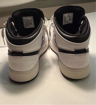 Air Jordan 1 Mid Talla 37.5 Blanco/Negro