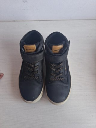 Zapatos Geox niño negro y beige
